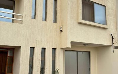 (Arrendada) Casa 3 Pisos Villa Frontera